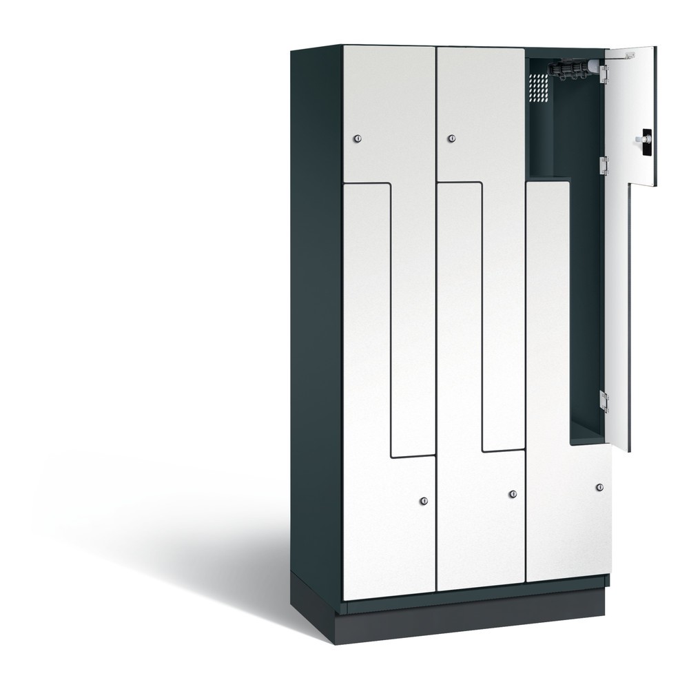 Produktabbildung: C+P Z-Spind Cambio, 3 Abteile, Abteilbreite 300 mm, HxBxT 1980x900x525 mm, RAL 7016 Anthrazitgrau, Dekor Weiß, Sockel