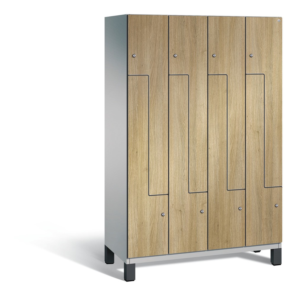 Produktabbildung: C+P Z-Spind Cambio, 4 Abteile, Abteilbreite 400 mm, HxBxT 1980x1200x525 mm, RAL 9006 Weißaluminium, Dekor Eiche Sereno, Füße