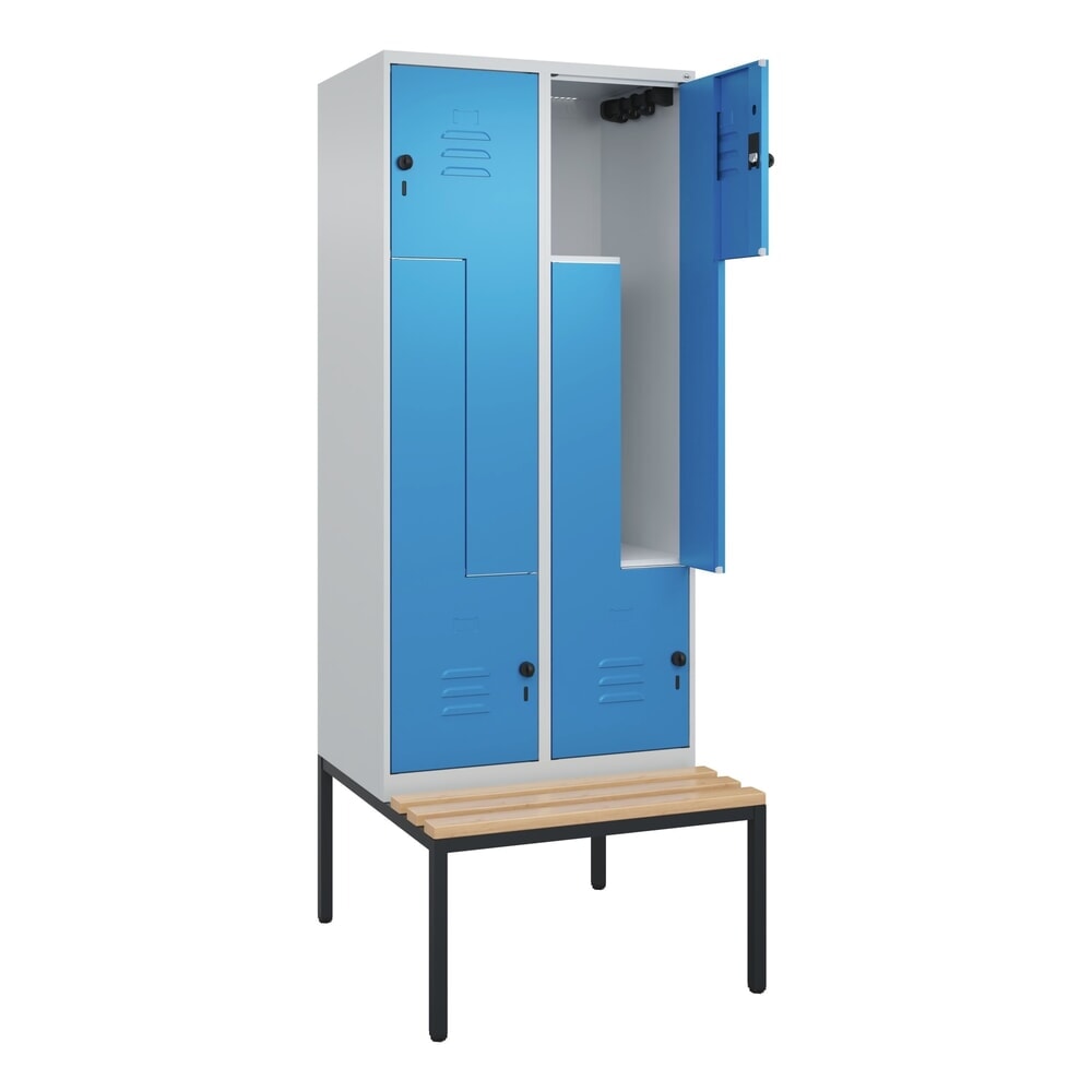 Produktabbildung: C+P Z-Spind Classic PLUS, 4 Abteile, HxBxT 2.120 x 800 x 815 mm, für Vorhängeschloss, untergebaute Bank aus Buche, lichtgrau, lichtblau