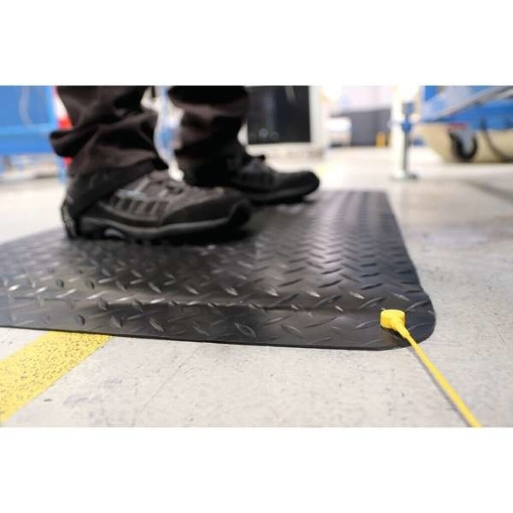 COBA Anti-Ermüdungsmatte Deckplate Anti-Static, BxL 600 x 900 mm, schwarz Produktabbildung Nr. 2: COBA Anti-Ermüdungsmatte Deckplate Anti-Static, BxL 600 x 900 mm, schwarz