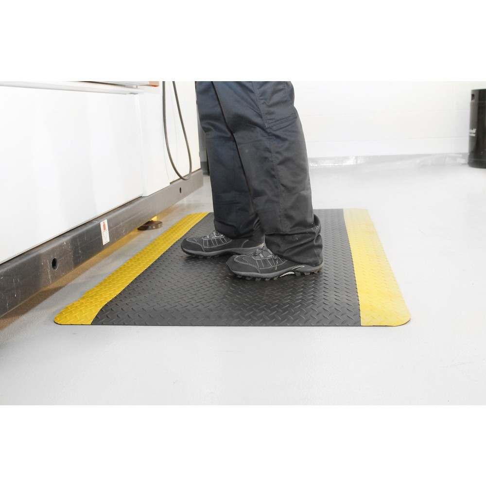 Produktabbildung Nr. 1: COBA Anti-Ermüdungsmatte Deckplate ReGen70, 2-lagig, schwarz/gelb, BxL 900 x laufender Meter