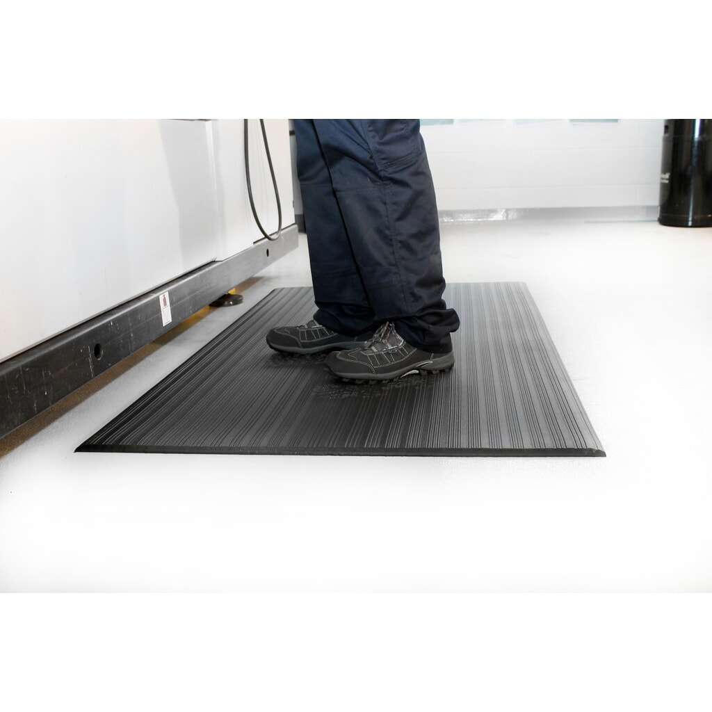 COBA Anti-Ermüdungsmatte Orthomat® Ribbed, 1-lagig, grau, BxL 600 x 900 mm Produktabbildung: COBA Anti-Ermüdungsmatte Orthomat® Ribbed, 1-lagig, grau, BxL 600 x 900 mm