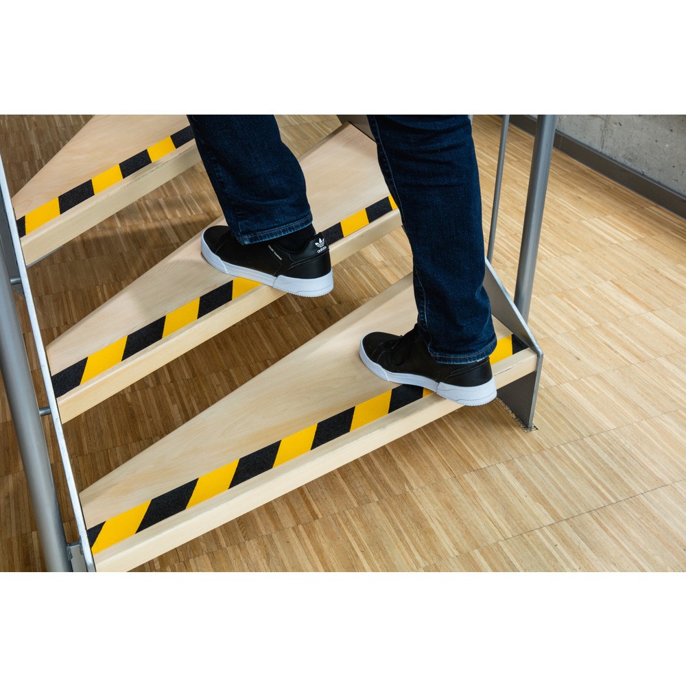 Produktabbildung Nr. 2: DURABLE Antirutschband DURALINE® GRIP, Breite 50 mm, gelb/schwarz, 2 Stk/VE