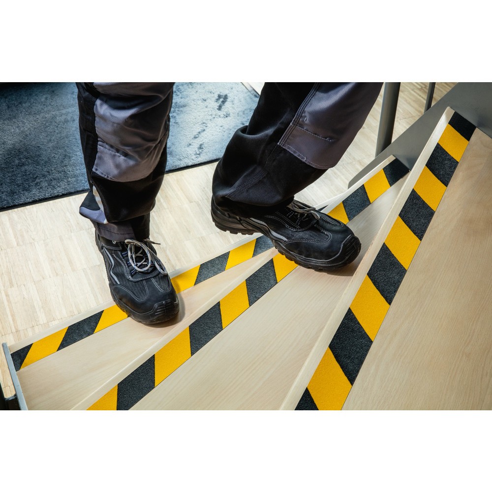 Produktabbildung Nr. 3: DURABLE Antirutschband DURALINE® GRIP, Breite 50 mm, gelb/schwarz, 2 Stk/VE