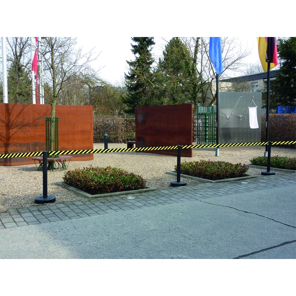 Produktabbildung Nr. 2: Gurtpfosten Outdoor, Kunststoff, Gurtlänge 3,7 m, Pfosten gelb, Gurt schwarz/gelb