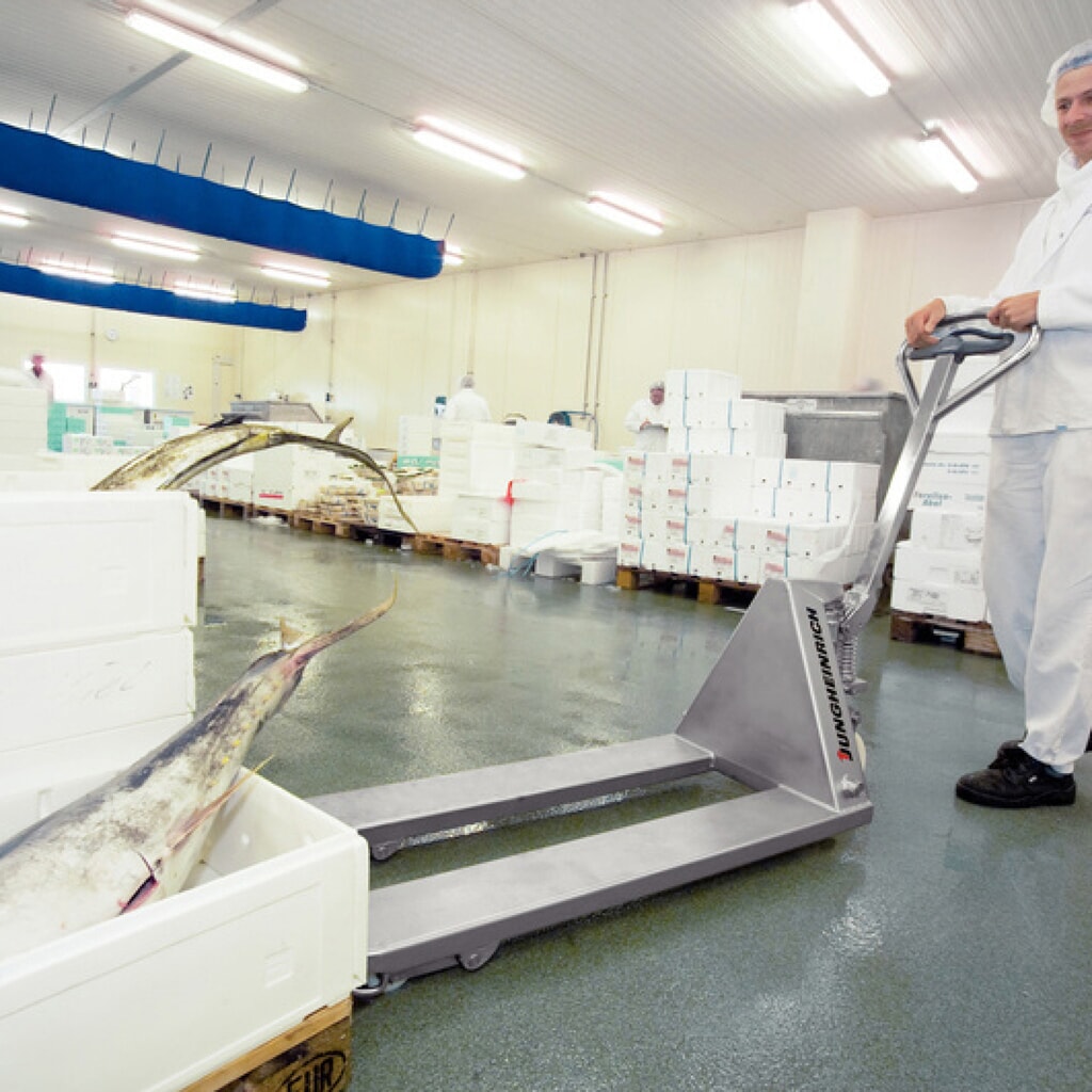 Jungheinrich Edelstahl-Handhubwagen AM I20, Tragfähigkeit 2.000 kg, Gabellänge 1.220 mm, Nylon Produktabbildung Nr. 6: Jungheinrich Edelstahl-Handhubwagen AM I20, Tragfähigkeit 2.000 kg, Gabellänge 1.220 mm, Nylon