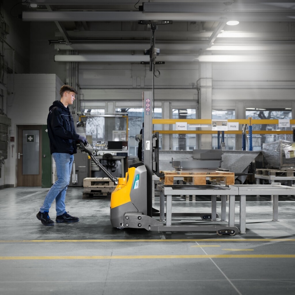 Produktabbildung Nr. 9: Jungheinrich Elektro-Hochhubwagen EJC 110bi E, Monomast, Hubhöhe 1.230 mm, Tragfähigkeit 1.000 kg, Proportionalhydraulik, Radarmabstand 891 mm