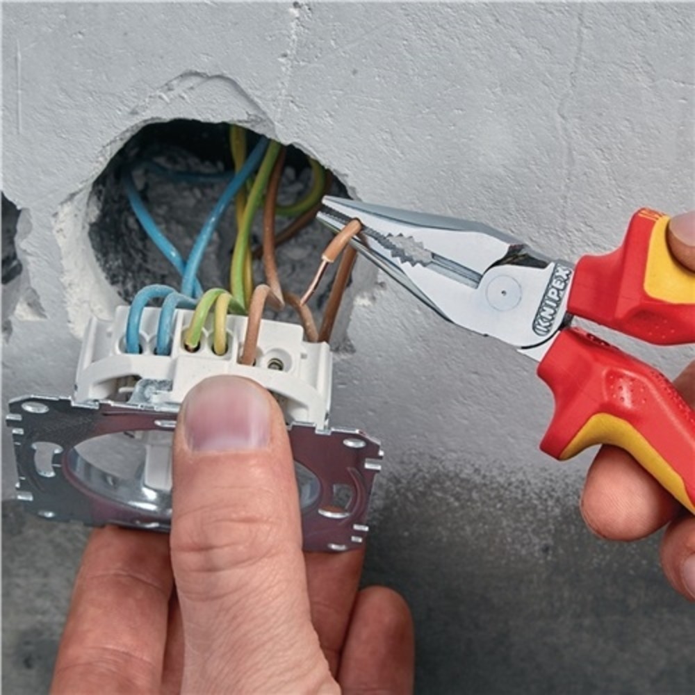 Produktabbildung Nr. 2: Spitzkombizange L.145mm verchr.Mehrkomp.-Hülle VDE KNIPEX