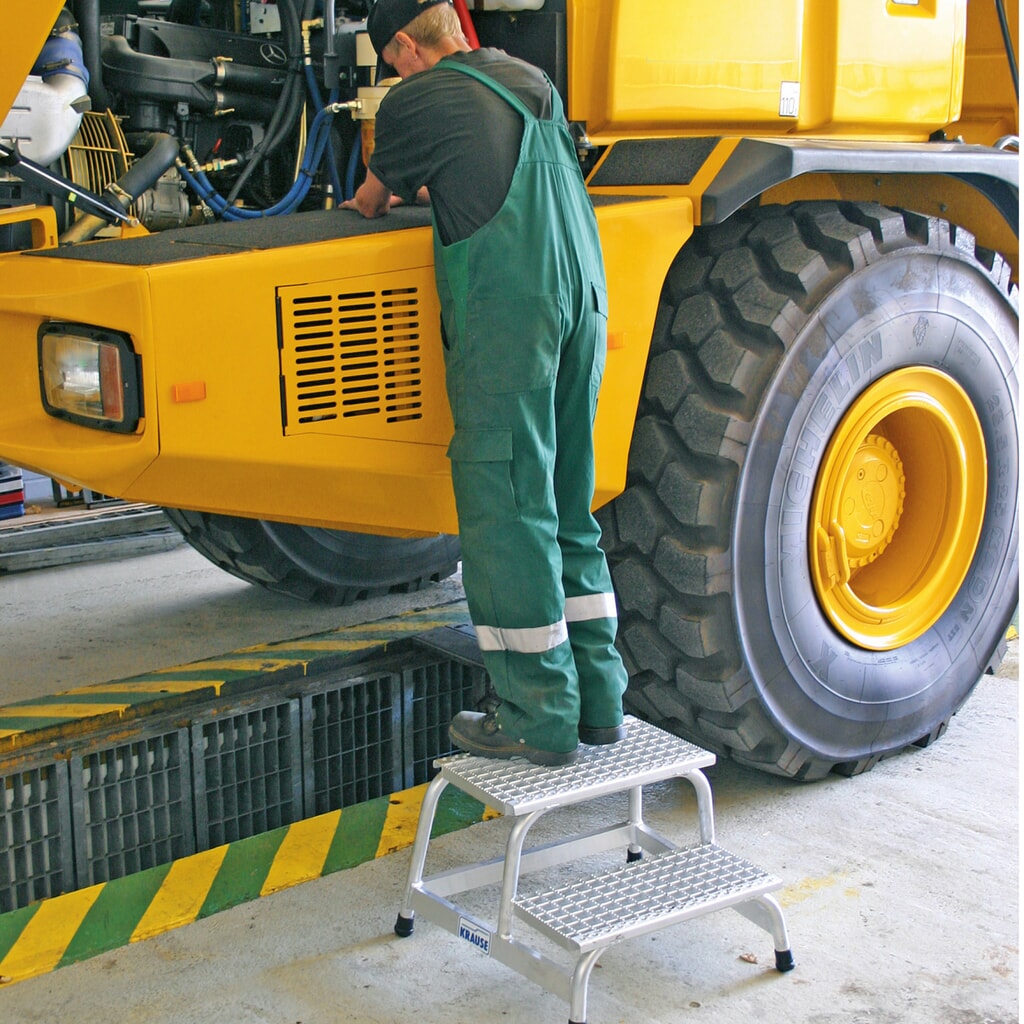 KRAUSE® STABILO Montagetritt mit Gitterroststufen, Standhöhe 0,40 m Produktabbildung Nr. 4: KRAUSE® STABILO Montagetritt mit Gitterroststufen, Standhöhe 0,40 m