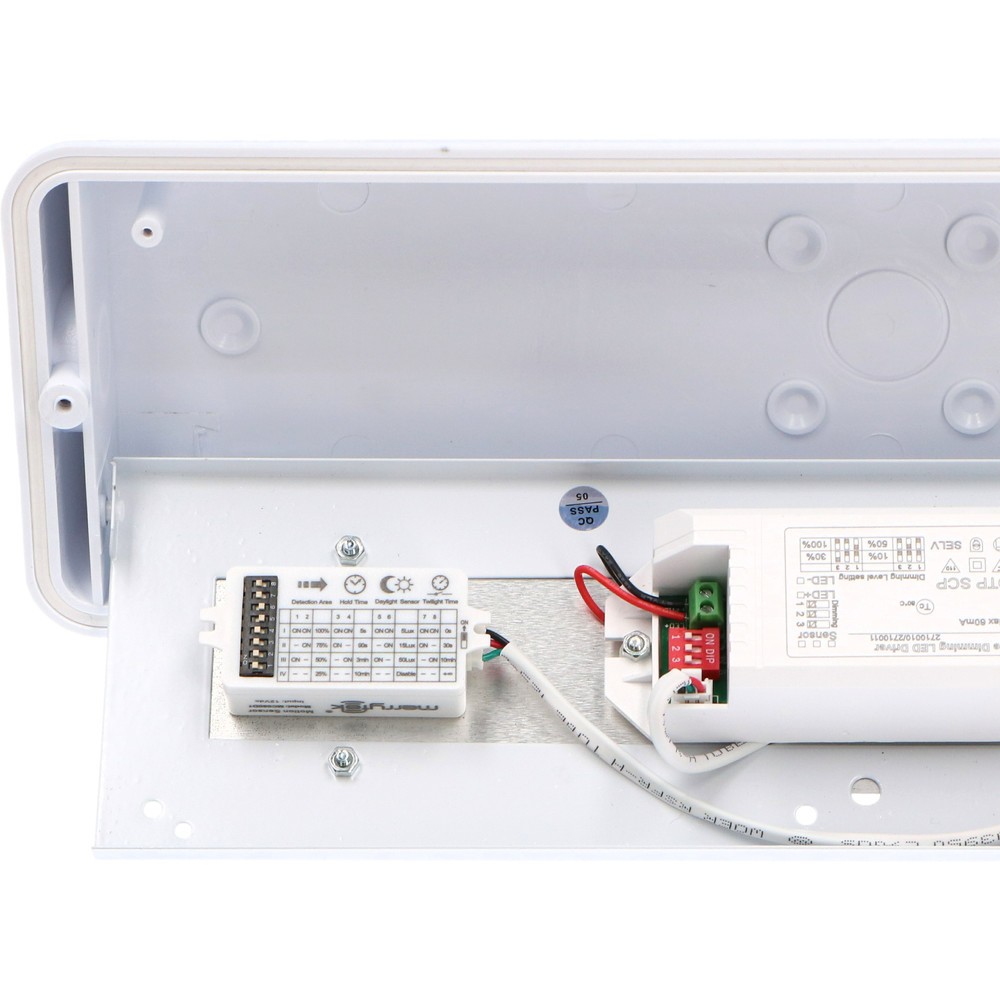 Produktabbildung Nr. 7: LED Wannenleuchte Strip - 1x11W 30cm 1200lm CCT IP65 Sensor