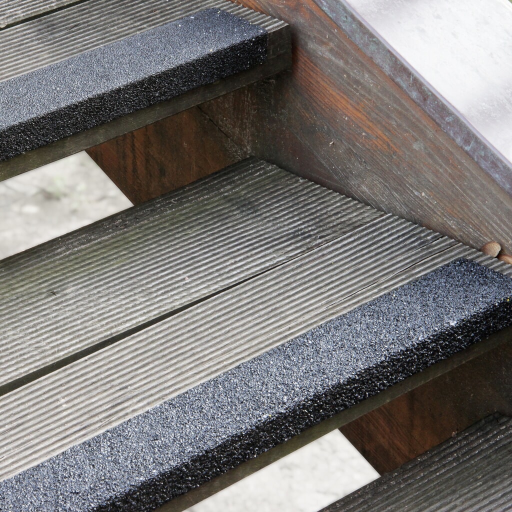 Produktabbildung: Treppenkantenprofil aus GFK Medium, schwarz, Länge 600 mm