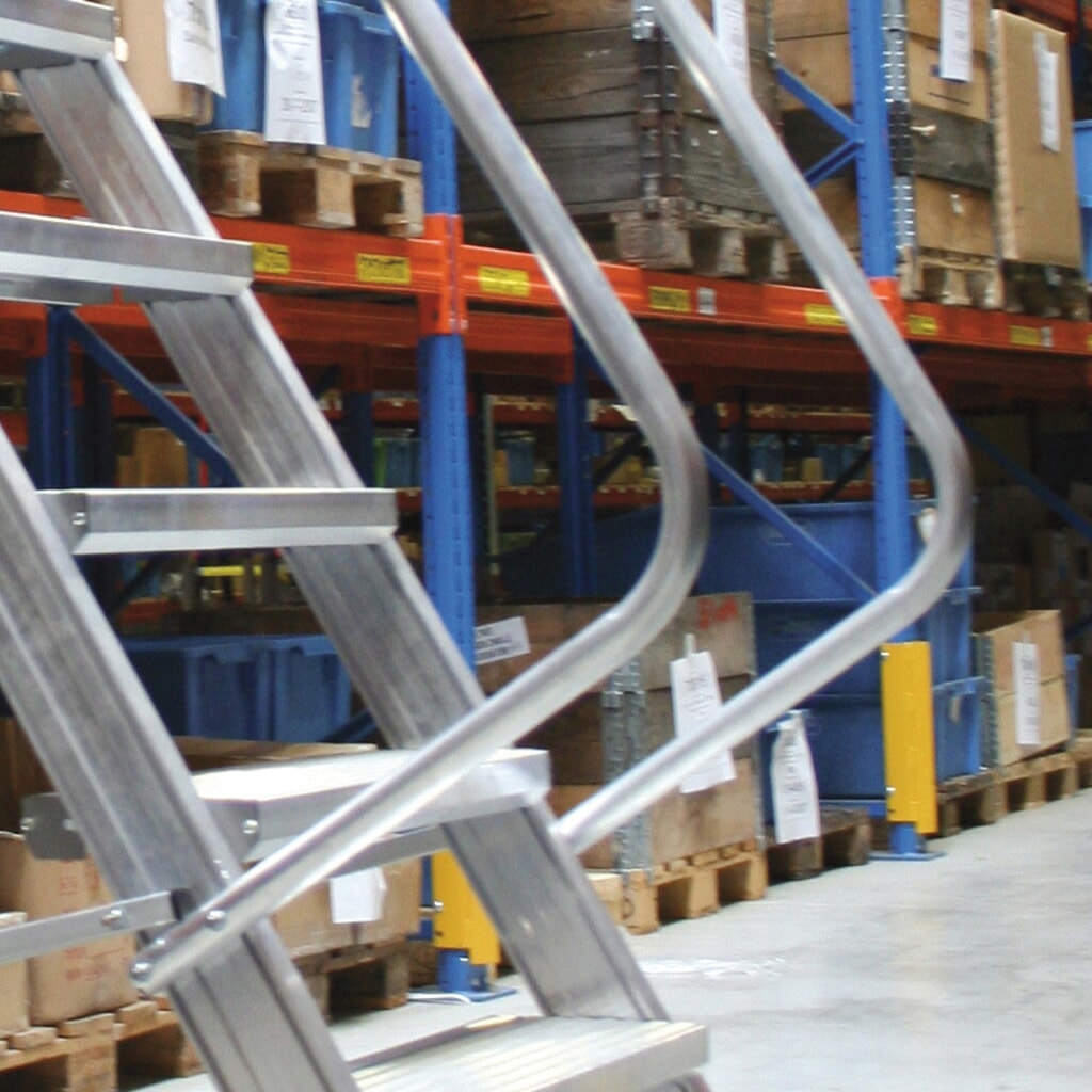Plattformtreppe 60°, 4 Rollen, 3 Stufen Produktabbildung Nr. 4: Plattformtreppe 60°, 4 Rollen, 3 Stufen