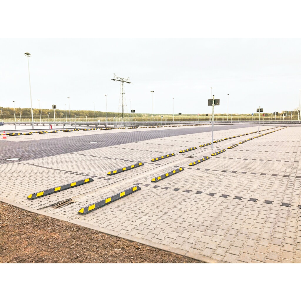 Produktabbildung Nr. 6: MORAVIA Radstopp Park-AID®, schwarz mit gelben Reflexstreifen, Breite 900 mm
