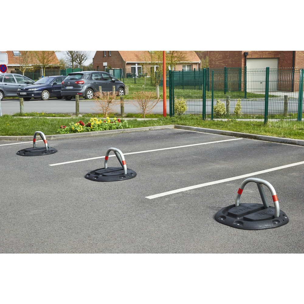 Produktabbildung Nr. 10: MOTTEZ Parkplatzbügel aus geformten Gummi mit Schloss