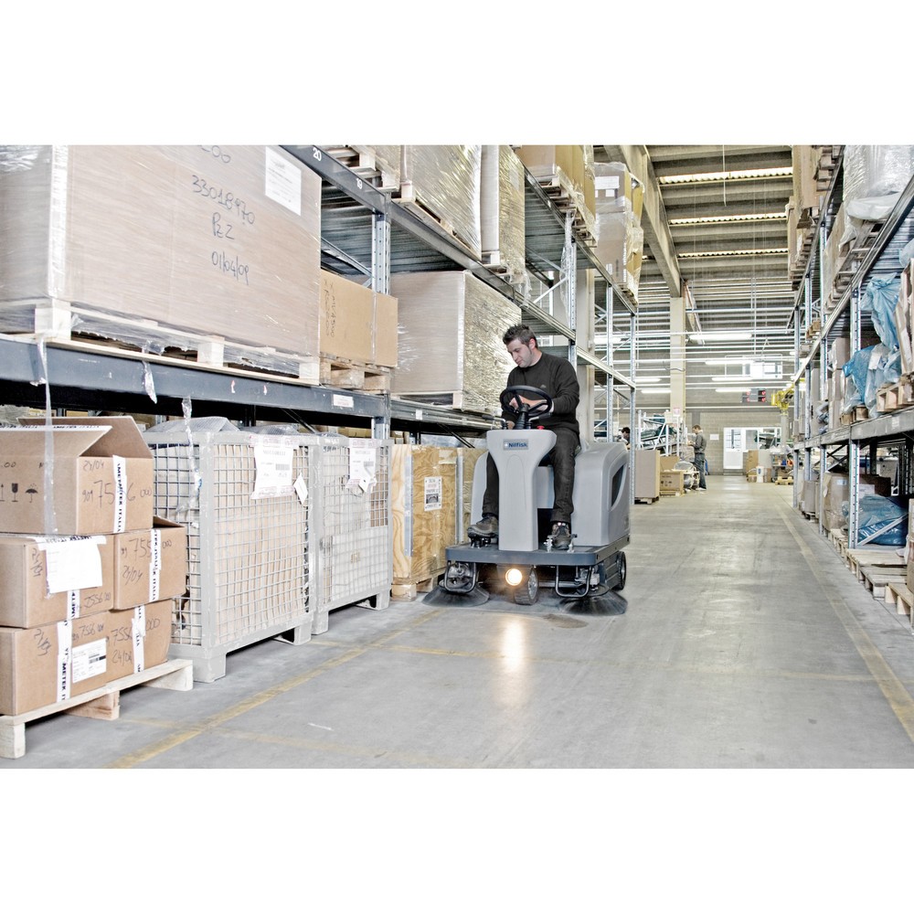 Produktabbildung Nr. 5: Nilfisk® Aufsitz-Kehrmaschine SR 1101 P, Benzinmotor