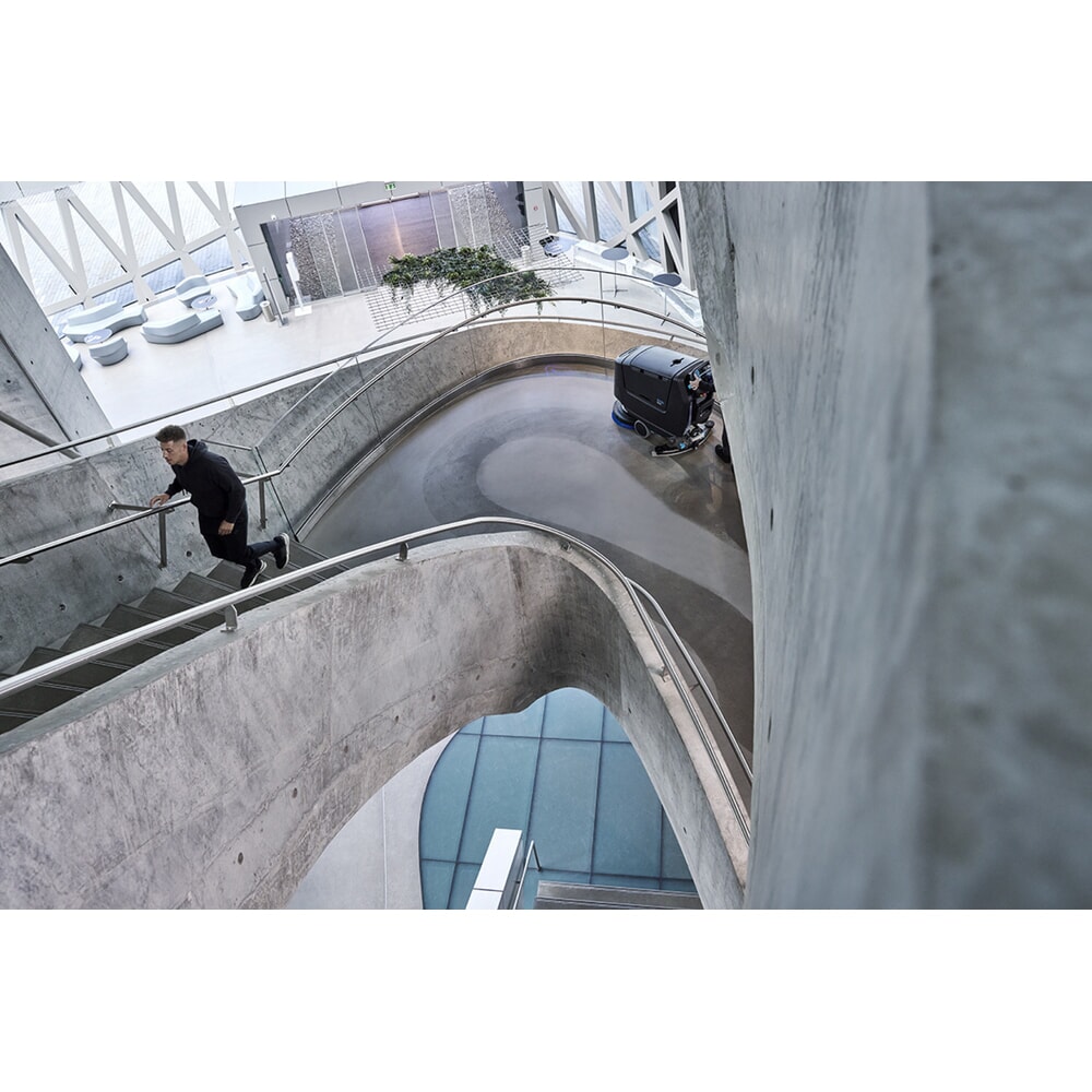 Produktabbildung Nr. 7: Nilfisk® Handgeführte Scheuersaugmaschine SC550 CYL 51 LI-ION