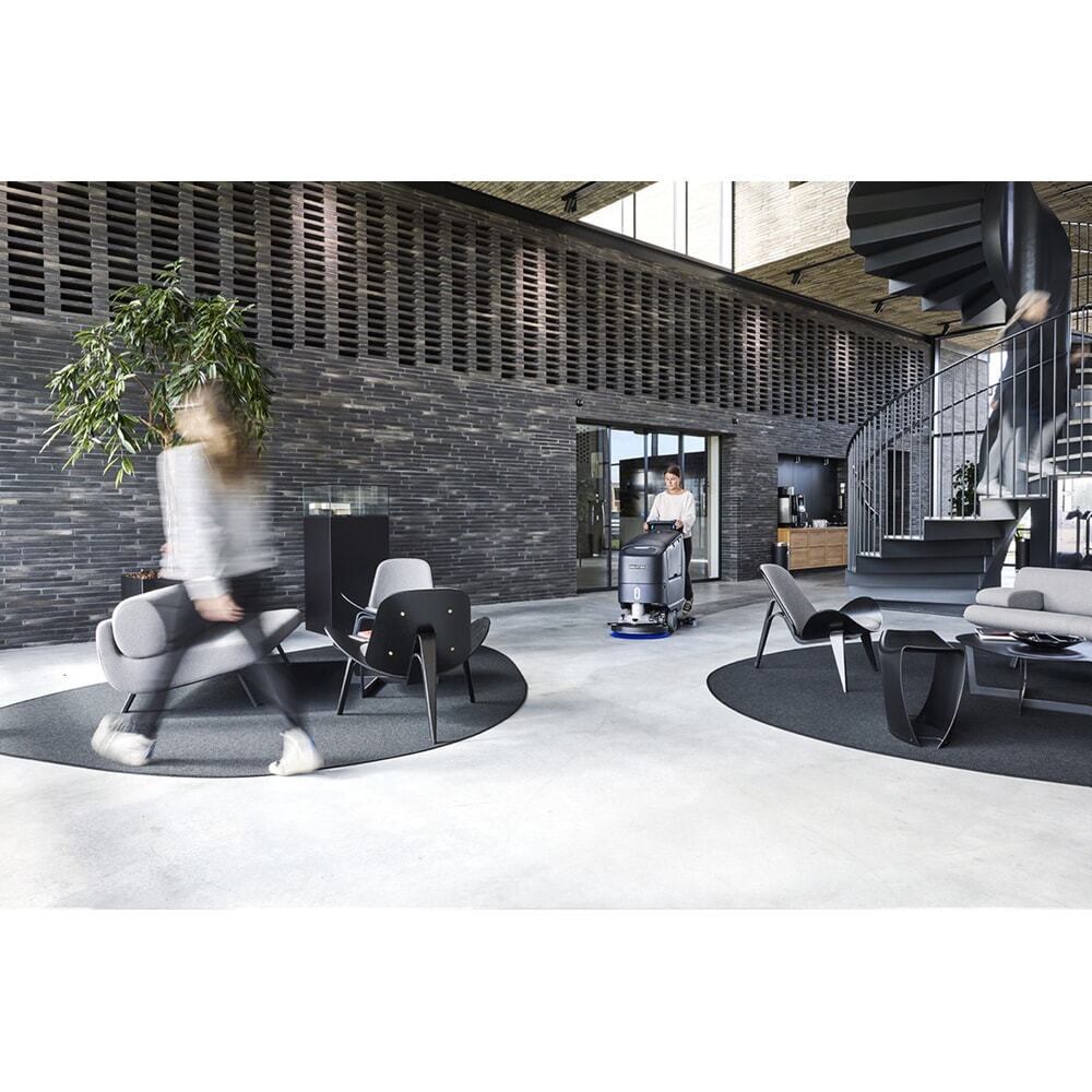 Produktabbildung Nr. 6: Nilfisk® Handgeführte Scheuersaugmaschine SC550 R 51 LI-ION