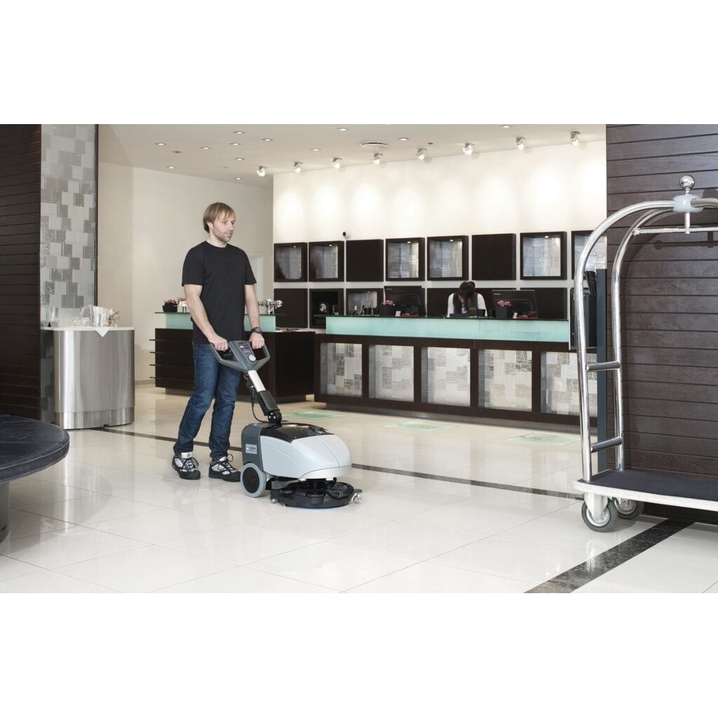 Produktabbildung Nr. 8: Nilfisk® Handgeführte Scheuersaugmaschine SC 351