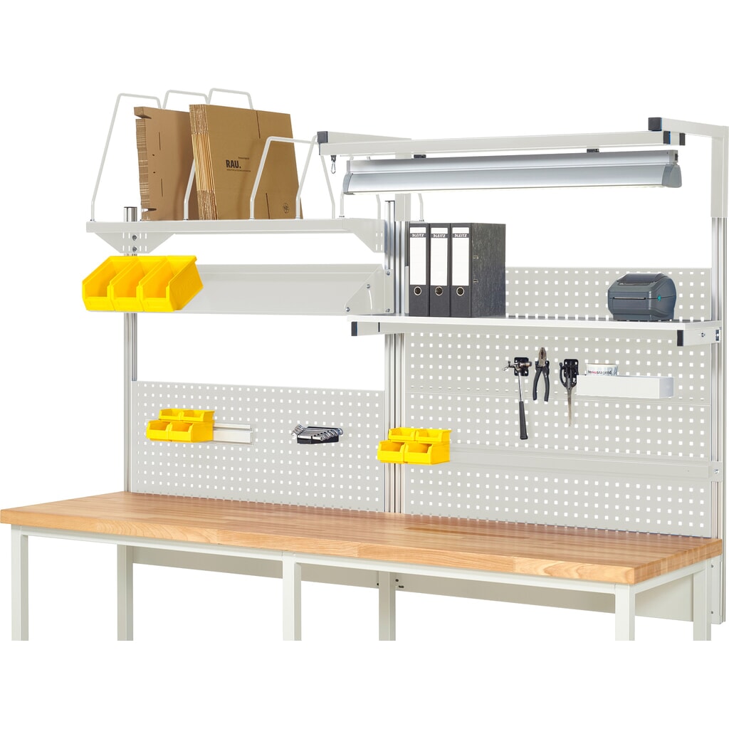 RAU Werkbank-Aufbau, HxBxT 1.380 x 2.500 x 2.500 mm, mit 1 Etagenboard, 1 Halteschiene, 1 neigbare Metallablage, 1 Flachbildschirmhalter und 1 Leuchte, Komplettset 06 für Produktbreite 2.500 mm Produktabbildung: RAU Werkbank-Aufbau, HxBxT 1.380 x 2.500 x 2.500 mm, mit 1 Etagenboard, 1 Halteschiene, 1 neigbare Metallablage, 1 Flachbildschirmhalter und 1 Leuchte, Komplettset 06 für Produktbreite 2.500 mm