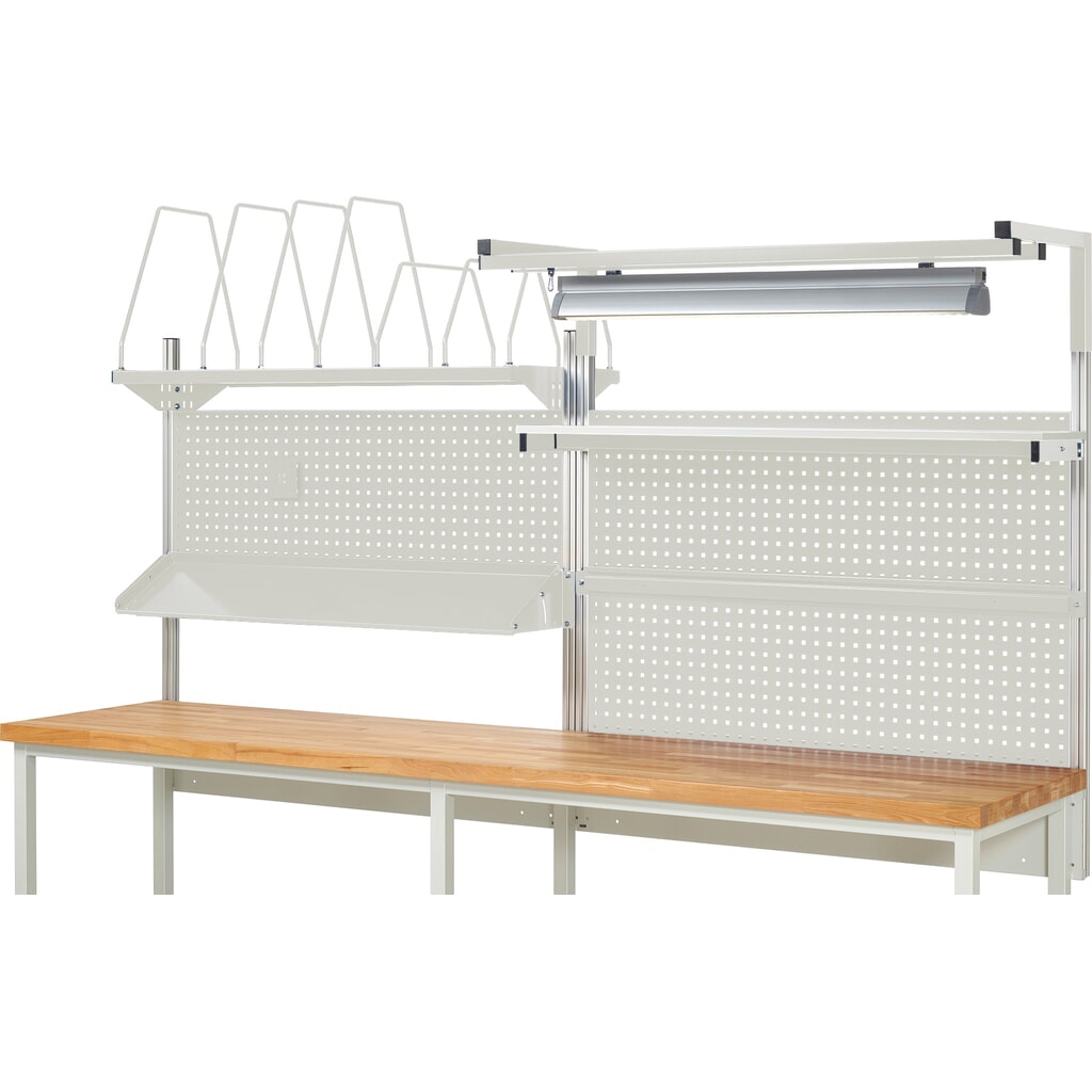 Produktabbildung Nr. 2: RAU Werkbank-Aufbau, HxBxT 1.380 x 3.000 x 3.000 mm, mit 1 Etagenboard, 1 Halteschiene, 1 neigbare Metallablage, 1 Flachbildschirmhalter und 1 Leuchte, Komplettset 06 für Produktbreite 3.000 mm