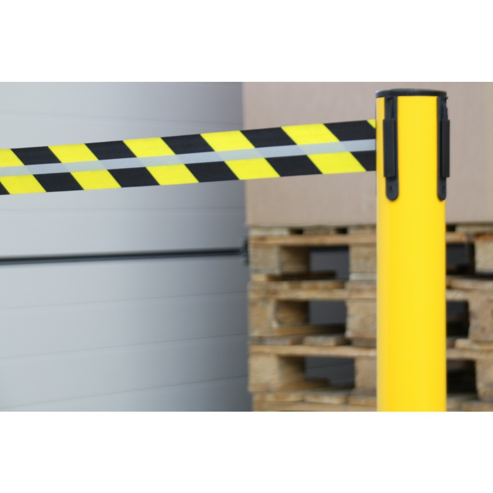 Produktabbildung Nr. 3: RS-GUIDESYSTEMS® Gurt-Absperrpfosten GLA 45-E REFLECTO, Länge 2,3 m, Breite 50 mm, Pfosten gelb, Gurt schwarz/gelb