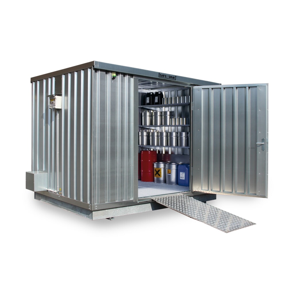 Produktabbildung: SAFE Tank Gefahrstoffcontainer 1000 ECO, energieeffizient durch bedarfsgerechte Lüftersteuerung, Maße außen 3350x2170x2310 mm, Einzelflügeltür, mittig in Breitseite, Lagerfläche 6 m²