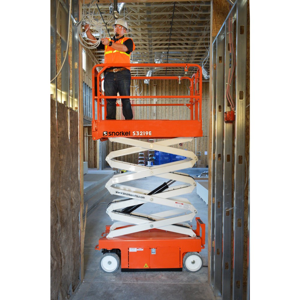 Produktabbildung Nr. 9: Snorkel Batterie-Scherenarbeitsbühne S3219E, elektrisch verfahrbar, TK 250 kg, max. 7,7 m Arbeitshöhe
