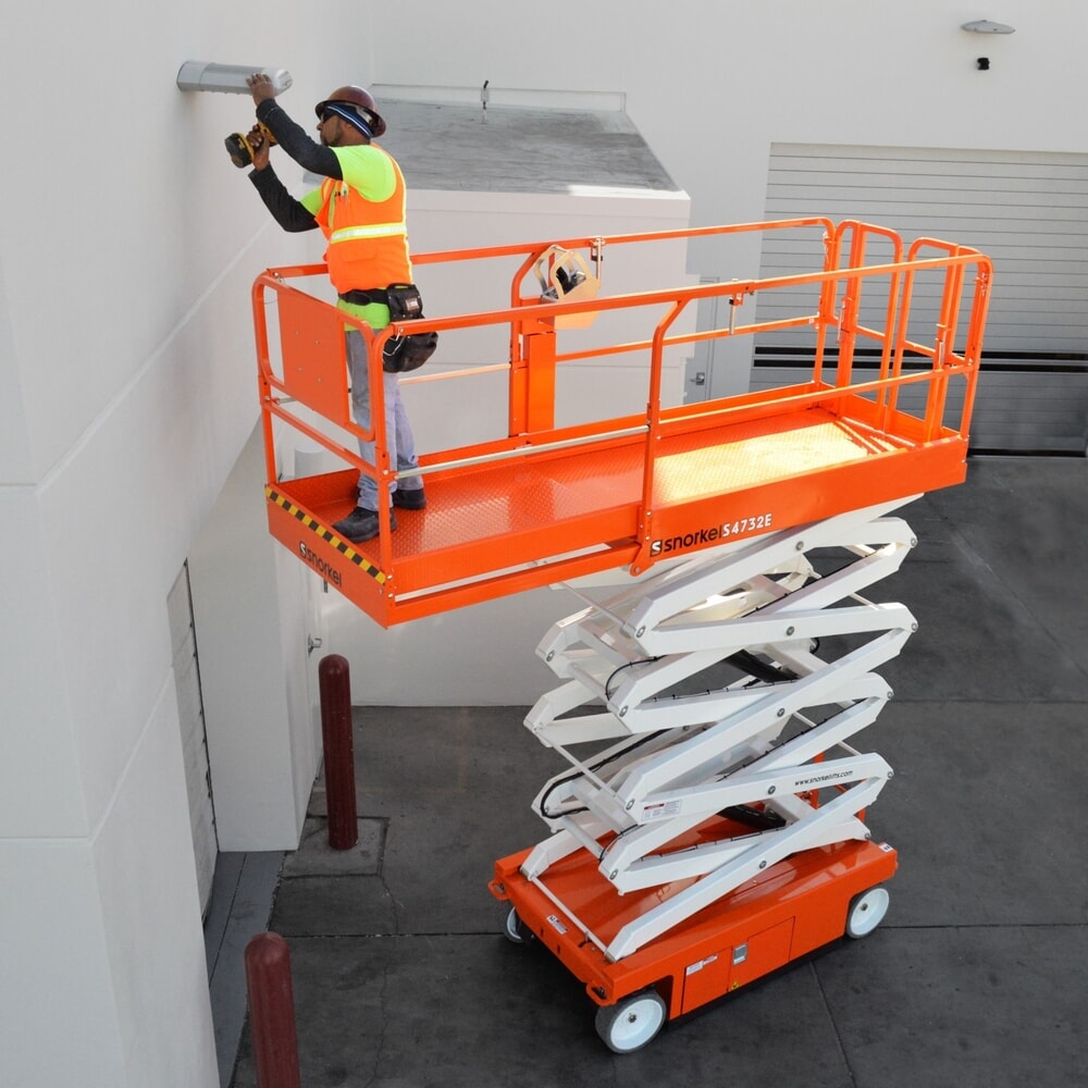 Produktabbildung Nr. 3: Snorkel Batterie-Scherenarbeitsbühne S4732E, elektrisch verfahrbar, TK 350 kg, max. 11,8 m Arbeitshöhe