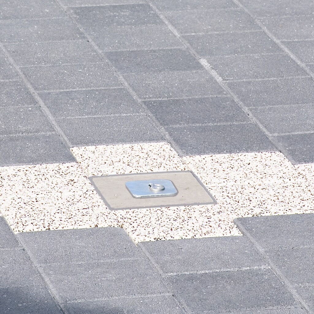 Produktabbildung Nr. 4: URBANUS Sperrpfosten aus Aluminium, versenkbar 70 x 70 mm, stehend verschließbar, rot/weiß