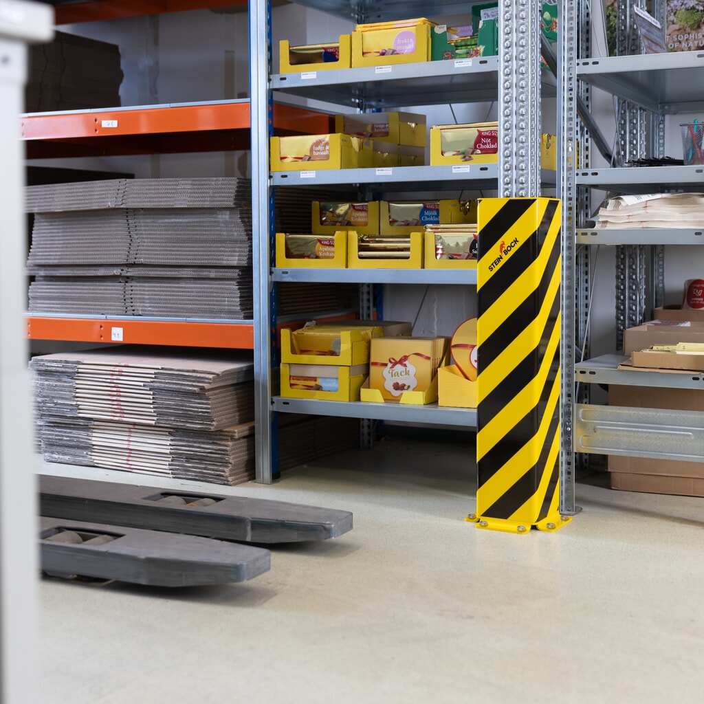 Steinbock® Rammschutzecke, U-Profil, HxBxT 800 x 160 x 160 mm, Stärke 6 mm Produktabbildung Nr. 8: Steinbock® Rammschutzecke, U-Profil, HxBxT 800 x 160 x 160 mm, Stärke 6 mm