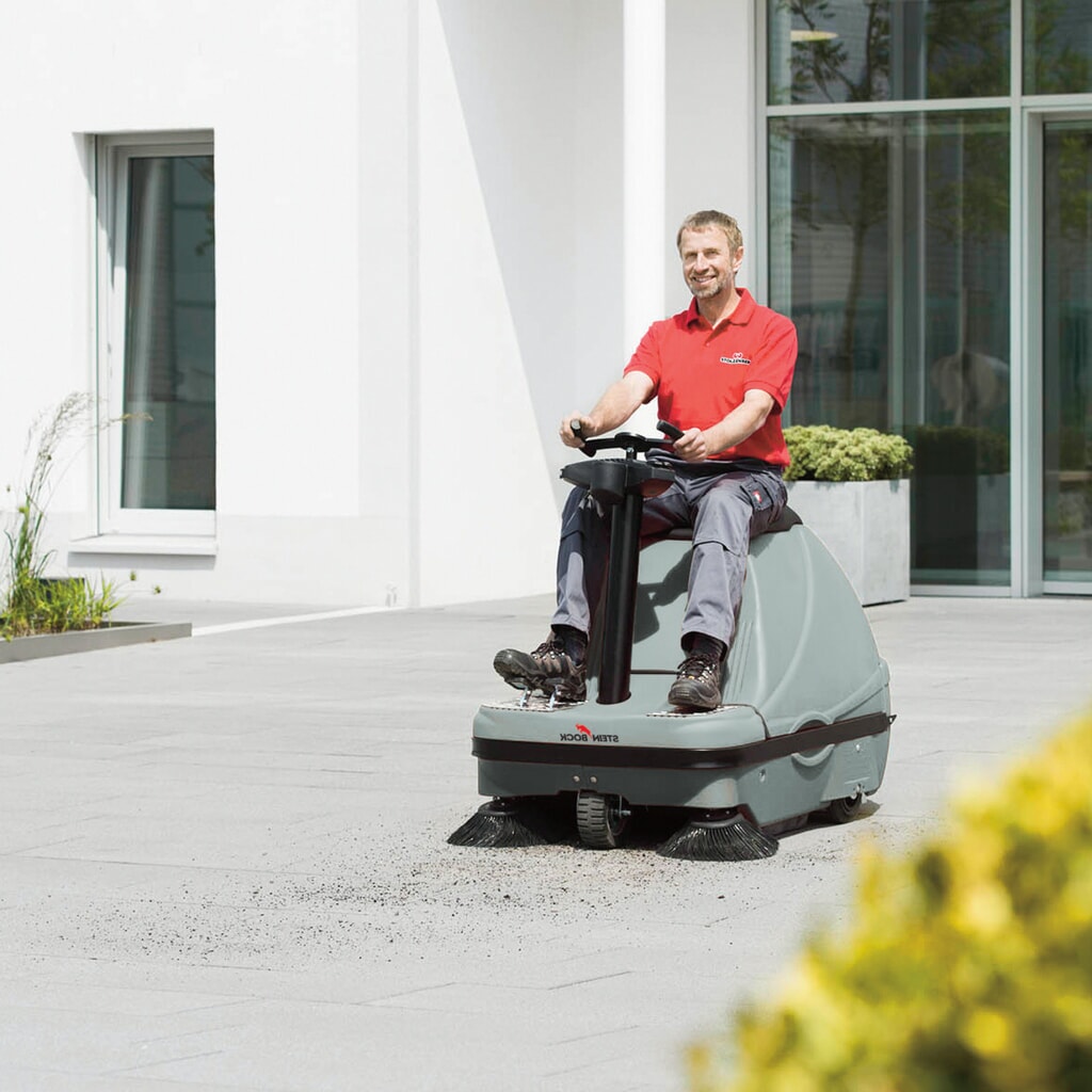 Produktabbildung Nr. 7: Steinbock® Aufsitz-Kehrsaugmaschine  A-1000, Elektromotor, Kehrbreite 1.000 mm