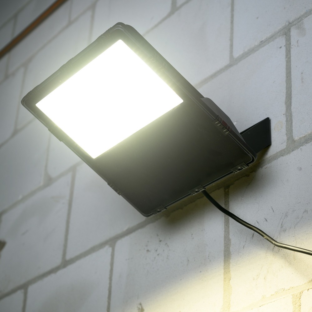 Produktabbildung Nr. 3: Strahler - 100W 16000lm 4000K IP66 - CREE LED - Sosen Netzteil - schwarz