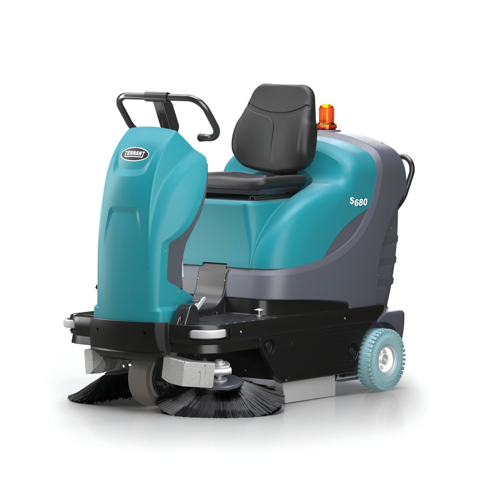 Produktabbildung: Tennant® Aufsitz-Kehr-Saugmaschine S680