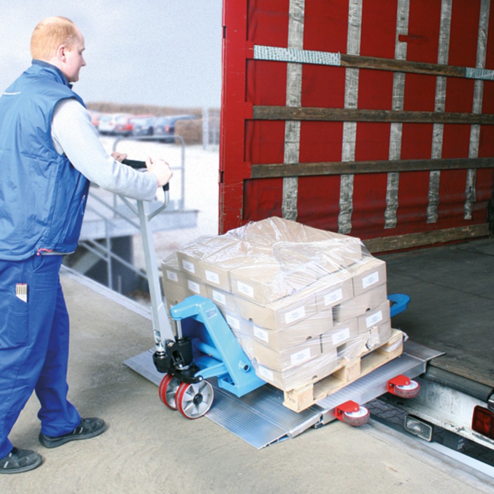 Produktabbildung Nr. 4: Verladebrücke mit Rädern, TK 5.000 kg, BxL 1.250 x 1.300 mm