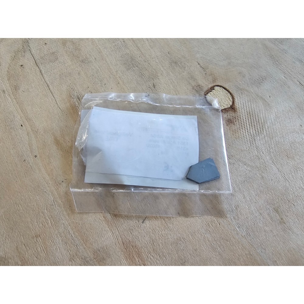 Produktabbildung: Messerklingen kurz für Tisch-Folienschweißgerät ES-300 Serie, dachförmig 10 x 17,5 mm, (Geräte mir versenkbarer Klinge)