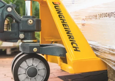 Wann und wie Sie das Lenkrad eines Hubwagens wechseln