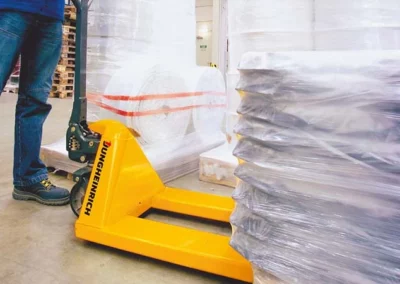 Beim Hubwagen Öl nachfüllen – so machen Sie es richtig