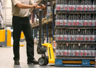 Die Ablasskette am Hubwagen – Funktionsweise und das richtige Einhängen